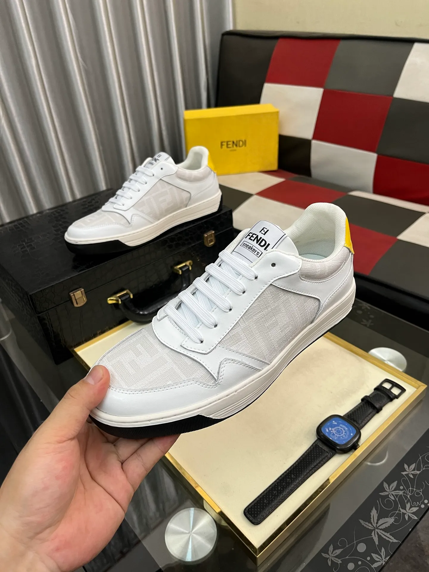 Men's Men's Shoes💰420⌚️⌚️[Fendi] Fendi's latest casual shoes for men! Available at counters simultaneously! A one-to-one replica of the original. Made entirely of imported top-grain calfskin, the interior is made of top-grain water-dyed cowhide, and the original factory-supplied rubber outsole. Leading new fashion concepts. Matching code: 38-443️⃣Colors available